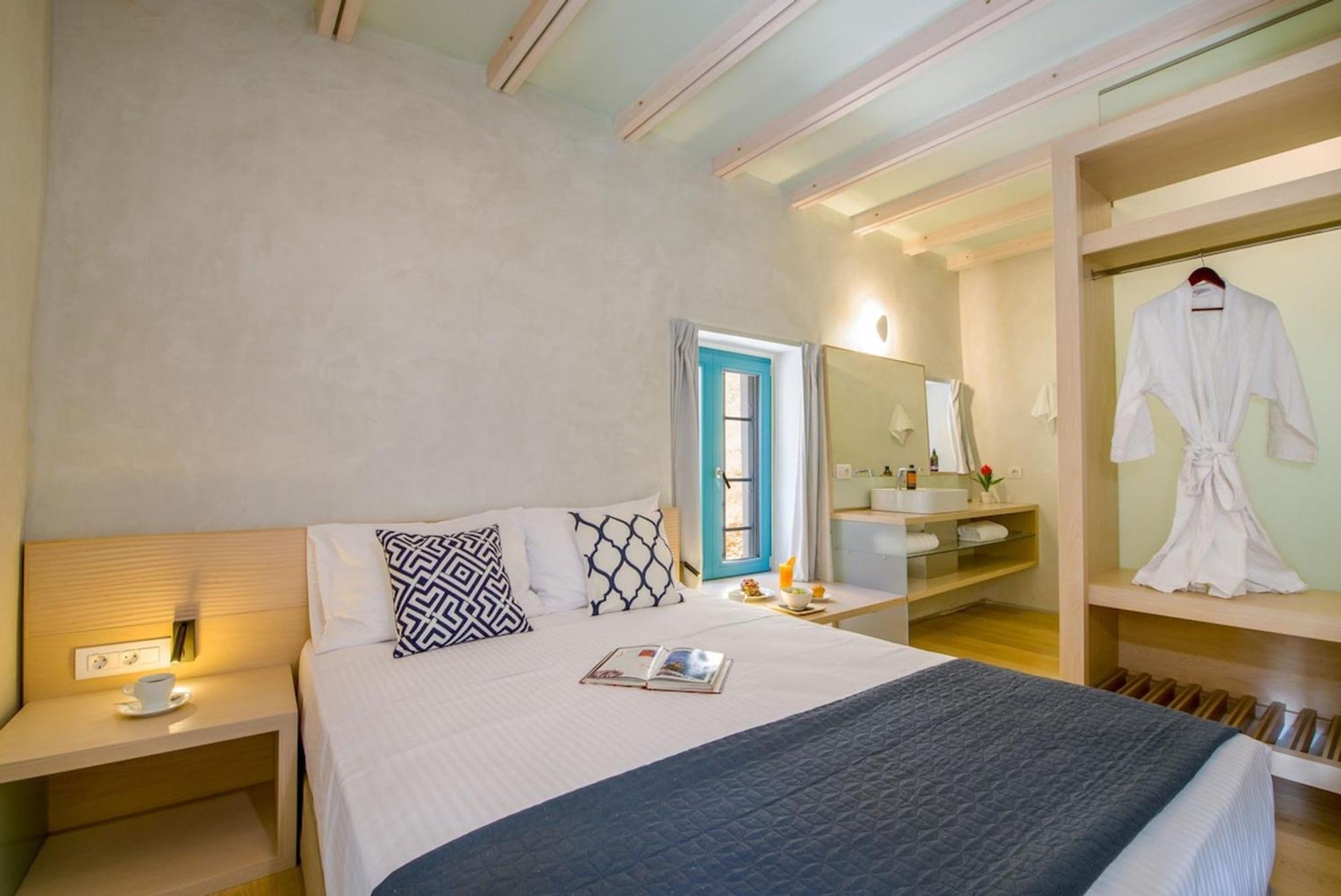Olvia - Historic Home In Chania Hriszí Aktí Haniá Kültér fotó