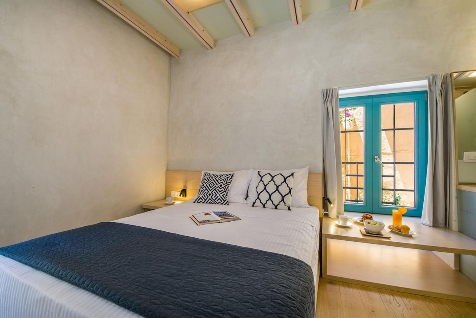 Olvia - Historic Home In Chania Hriszí Aktí Haniá Kültér fotó