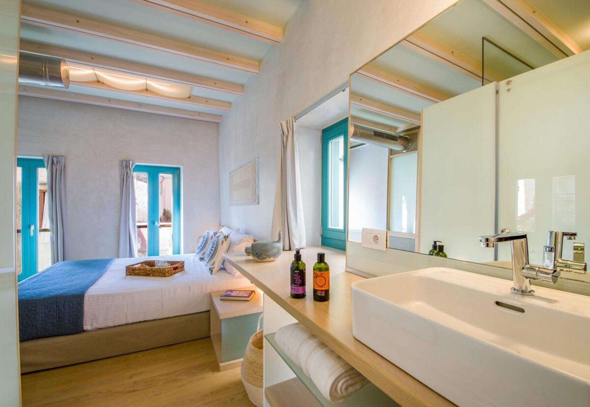 Olvia - Historic Home In Chania Hriszí Aktí Haniá Kültér fotó